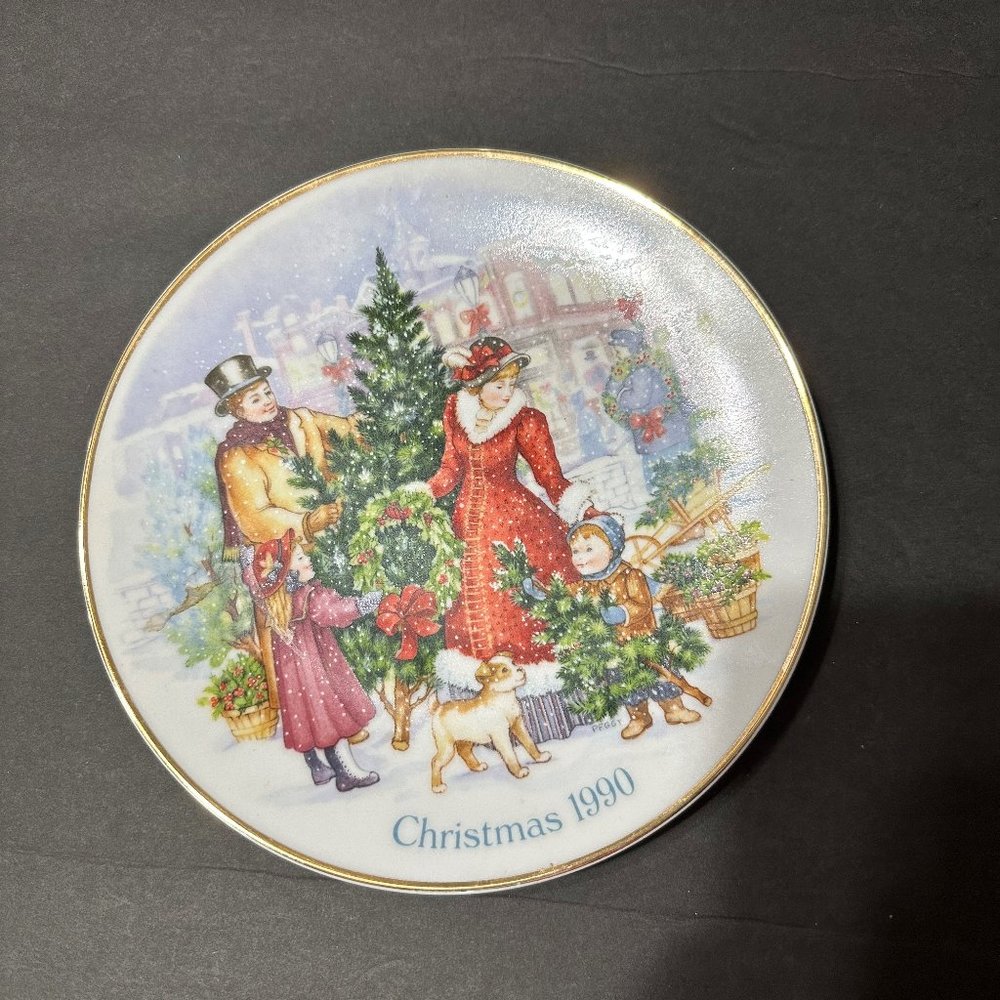 1990 Avon Christmas Plate